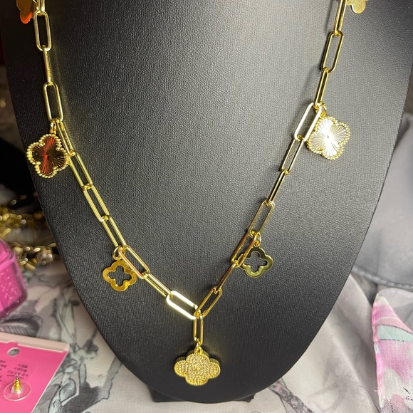 Clover type of necklace with bracelet stainless steel & gold plated beautiful!!